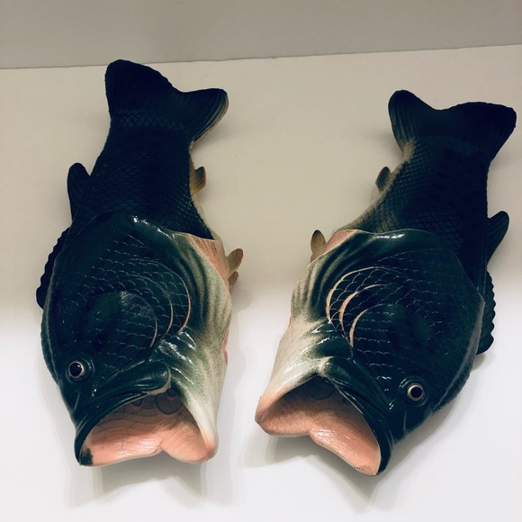 Fish theme Mens slip-on sandals. (10-10.5 M) - Picture 2 of 4